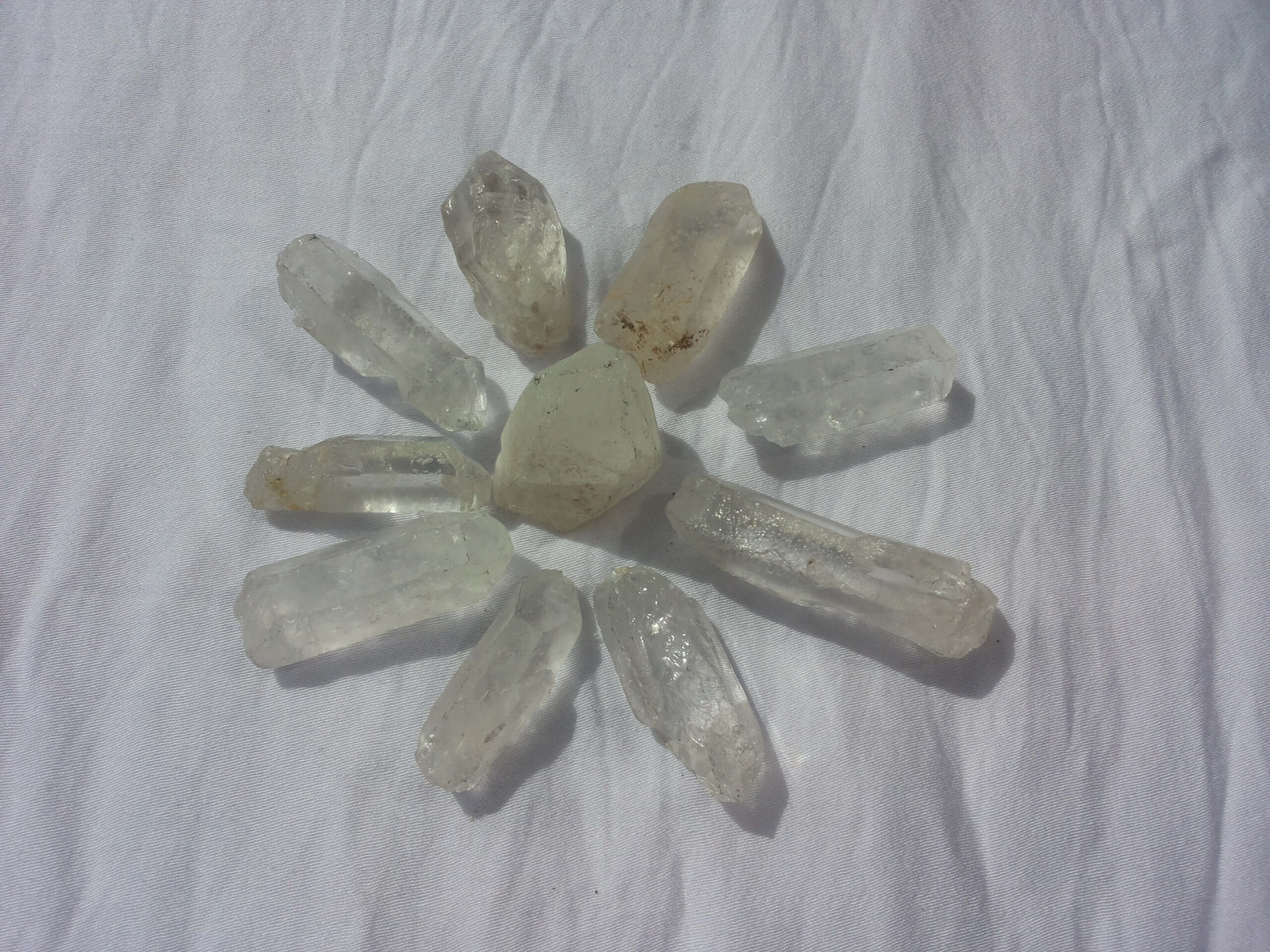 47-bergkristall-rohkistall-naturkristall-kristall-mineral-handstein-venusblume-vitalzentrum-melinda-hebenstreit-nenzing