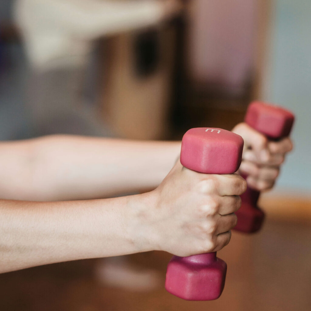 venusblume-vitalzentrum-fitnesstraining-hiit-kurzhantel-bludenz